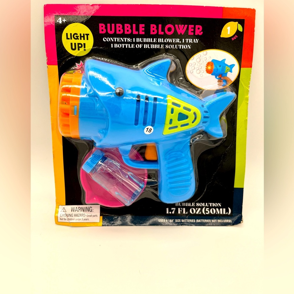 Bubble Blower Shark with Bubbles for ages 4+